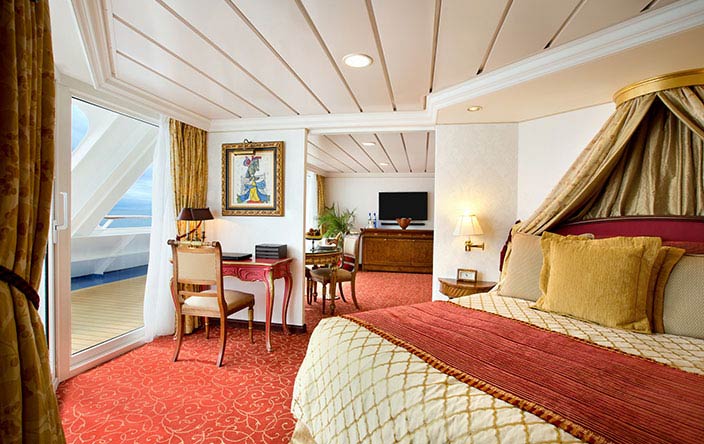 Oceania Nautica Owners-suite-sm.jpg