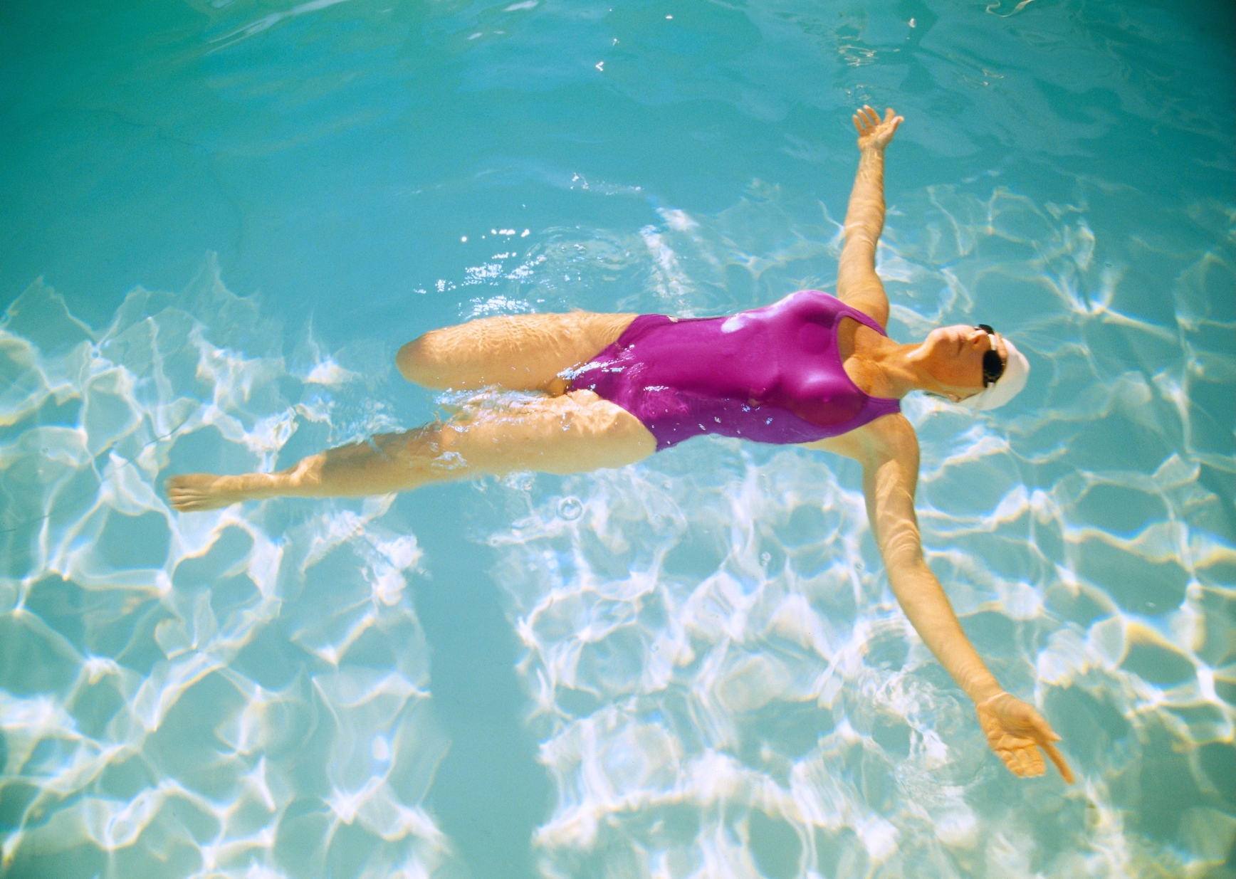 RCI_Voyager_WomanFloats_UR.jpg