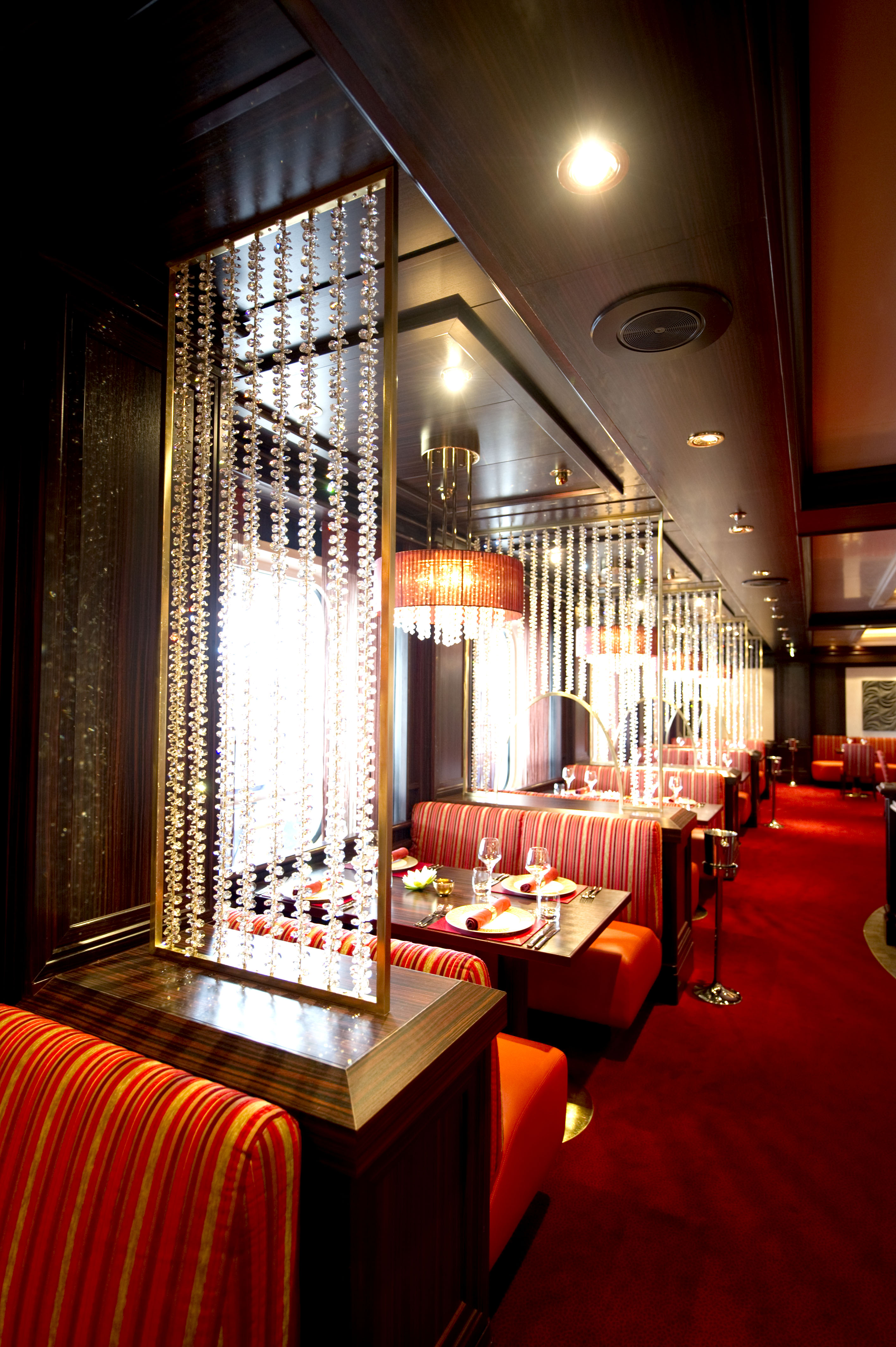 P&O Cruises Azura Interior Sindhu 5.jpg