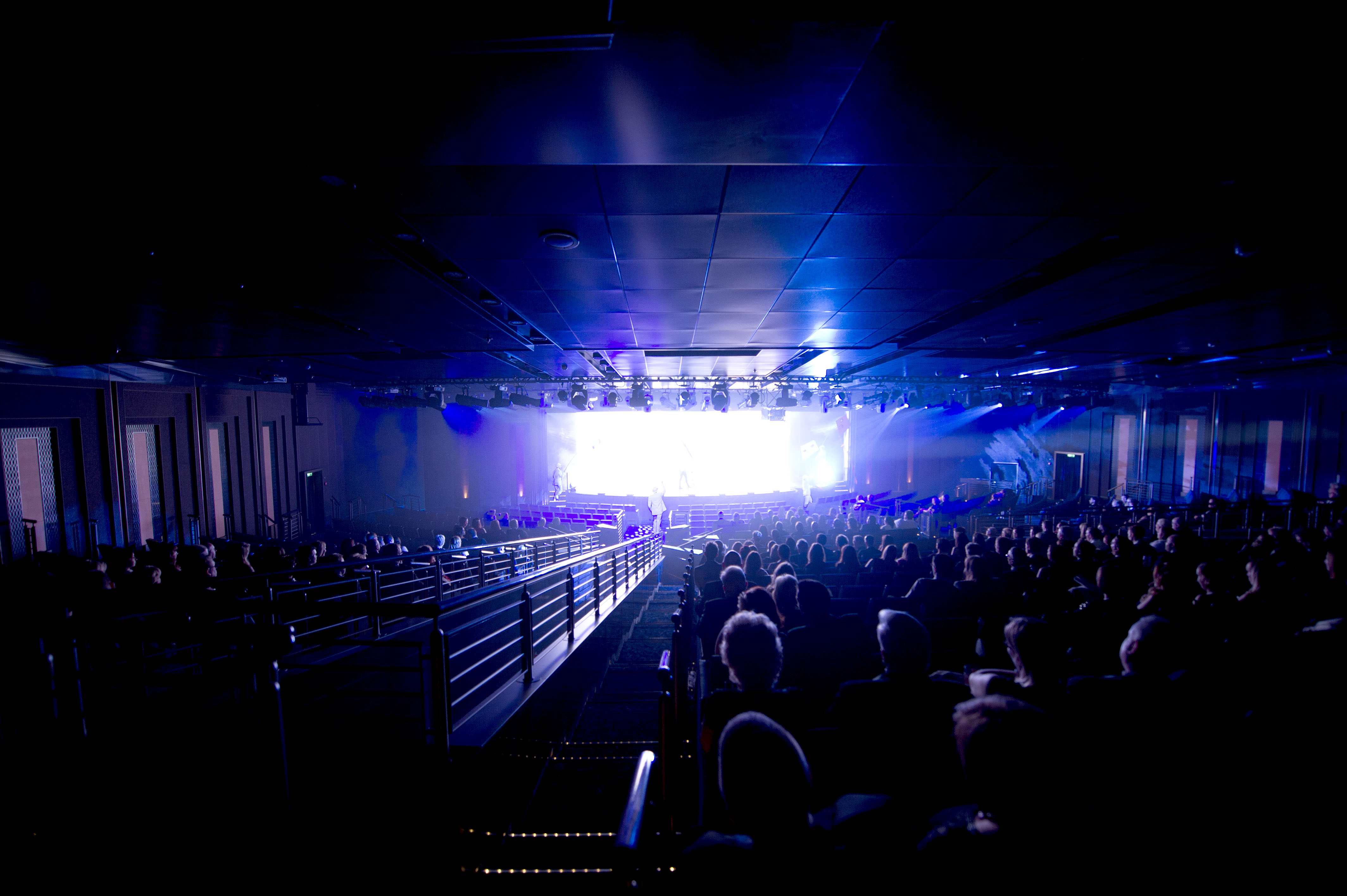 P&O Cruises Britannia Interior Theatre Ds39503.jpg