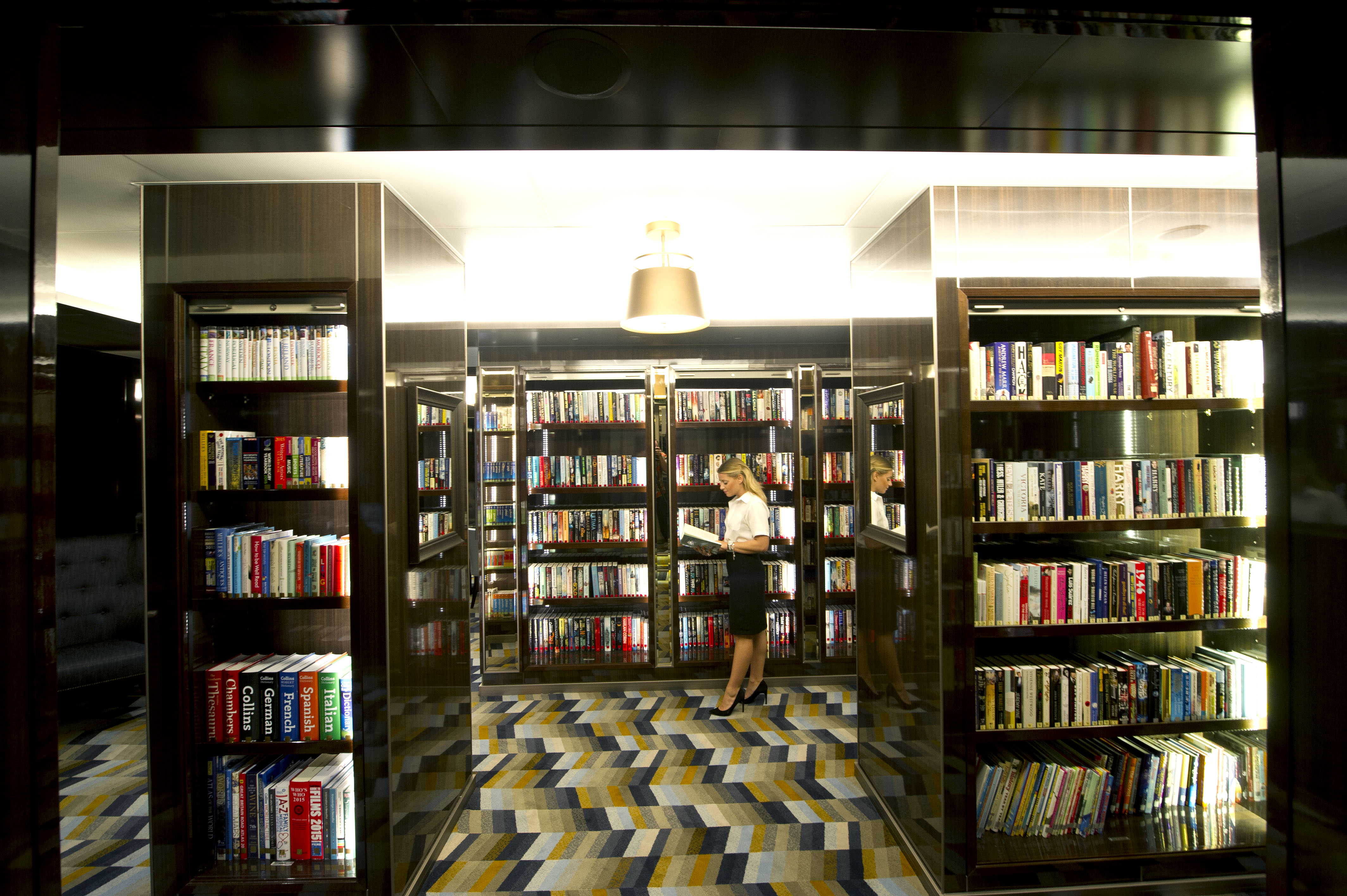 P&O Cruises Britannia Interior Library Ds38953.jpg