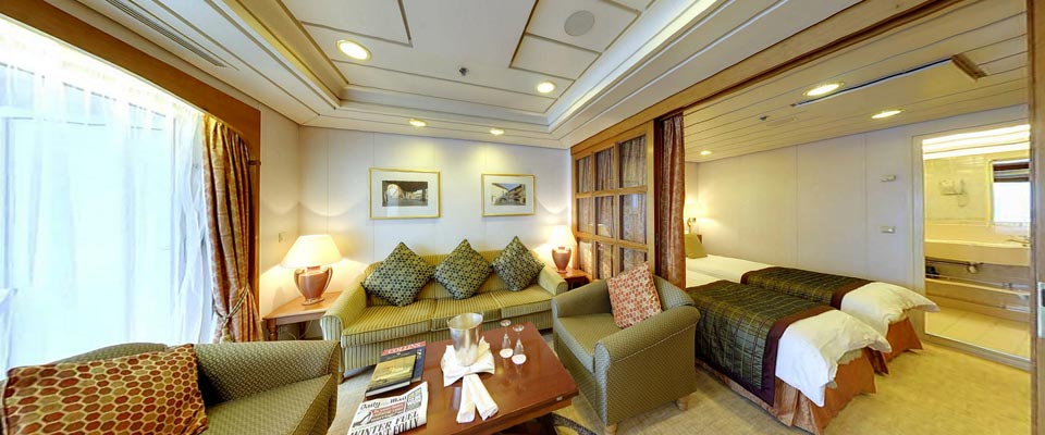 P&O Cruises Oriana Accommodation Suite.jpg
