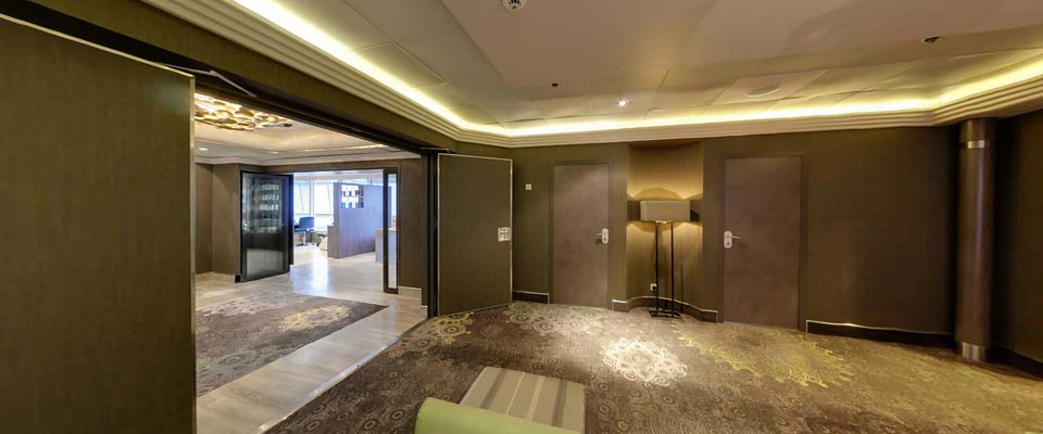 P&O Cruises Oriana Exterior Oasis Spa.jpg