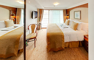 Tauck Jewel Class Accommodation Emerald_Category4.jpg