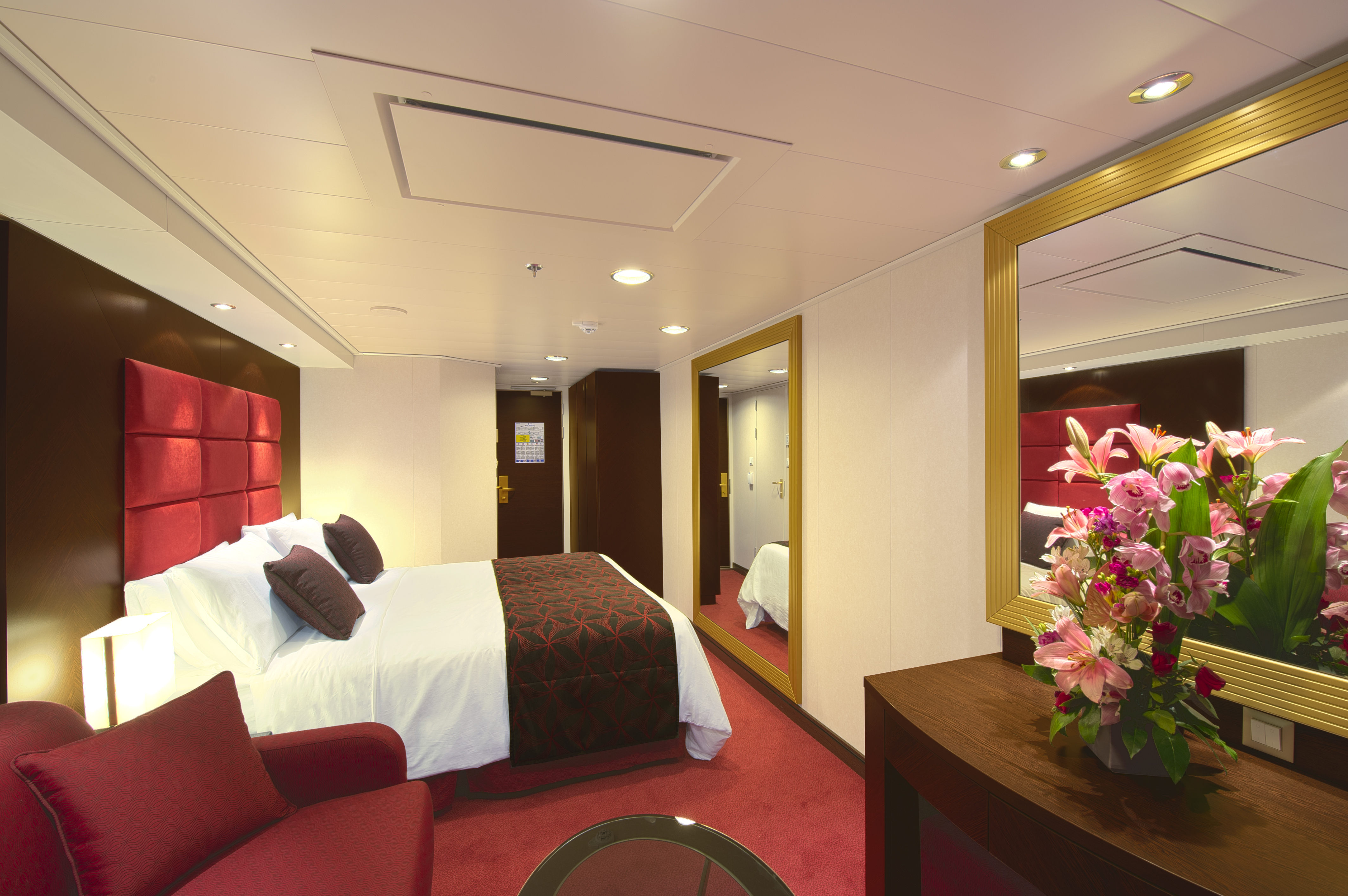MSC Fantasia Class Balcony 2.jpg
