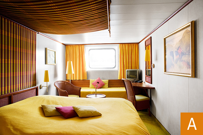 A-ROSA BELLA A-ROSA DONNA A-ROSA MIA A-ROSA RIVA Accommodation 2 Bed Outside Cabin with Extra Bed.jpg