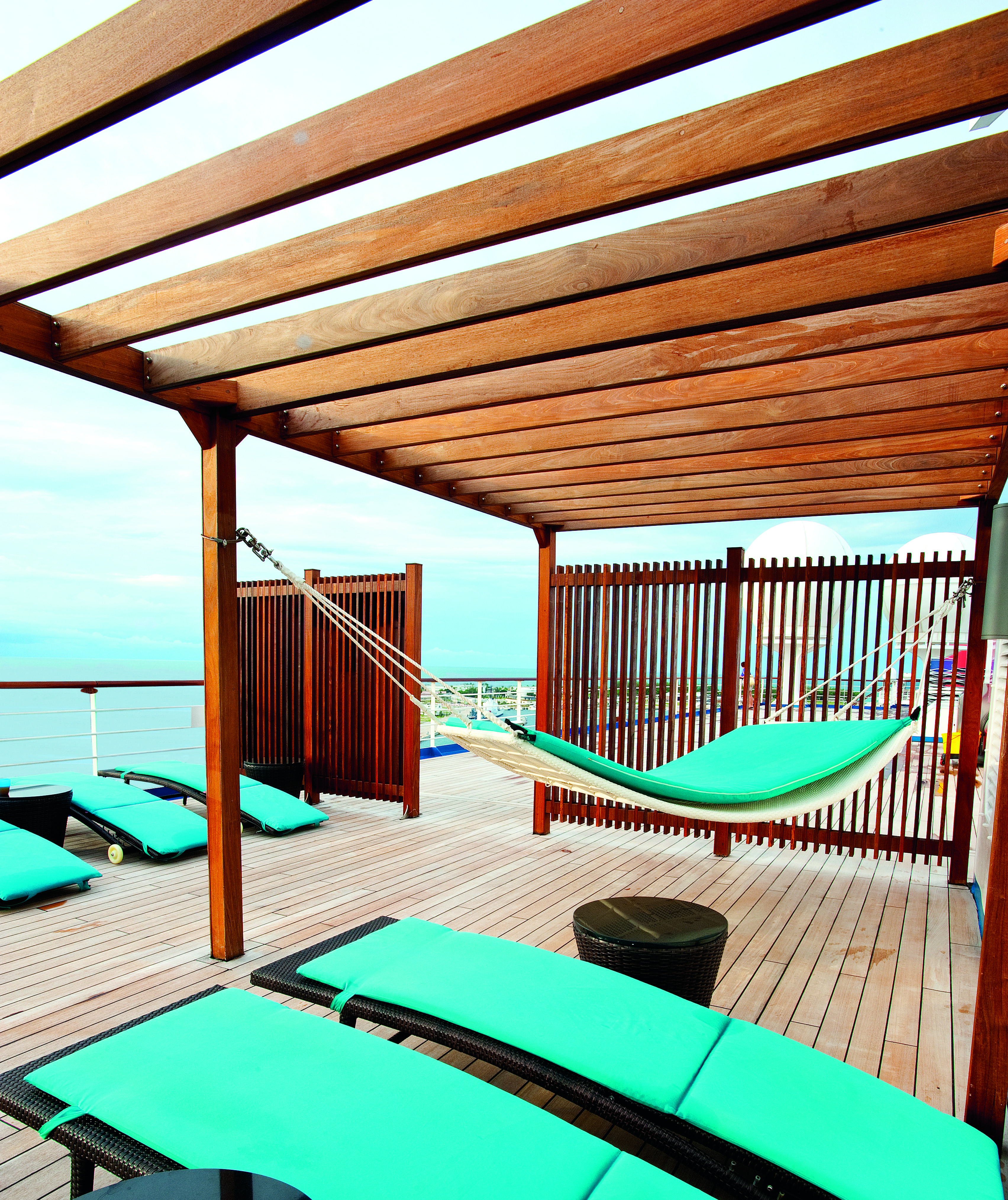 Carnival Freedom Serenity Deck 2.jpg