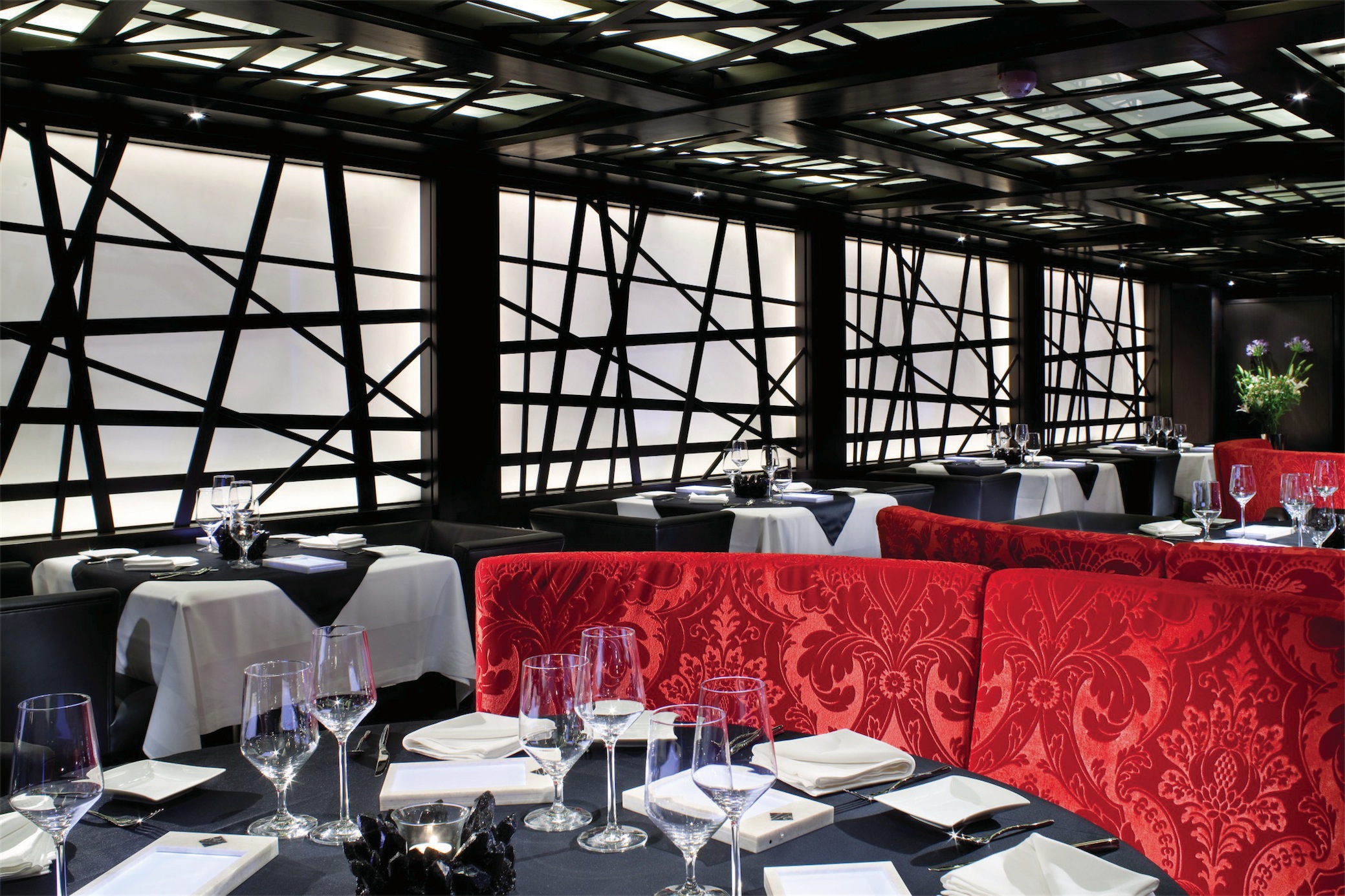 Seabourn Odyssey Class Interior Restaurant 2.jpg