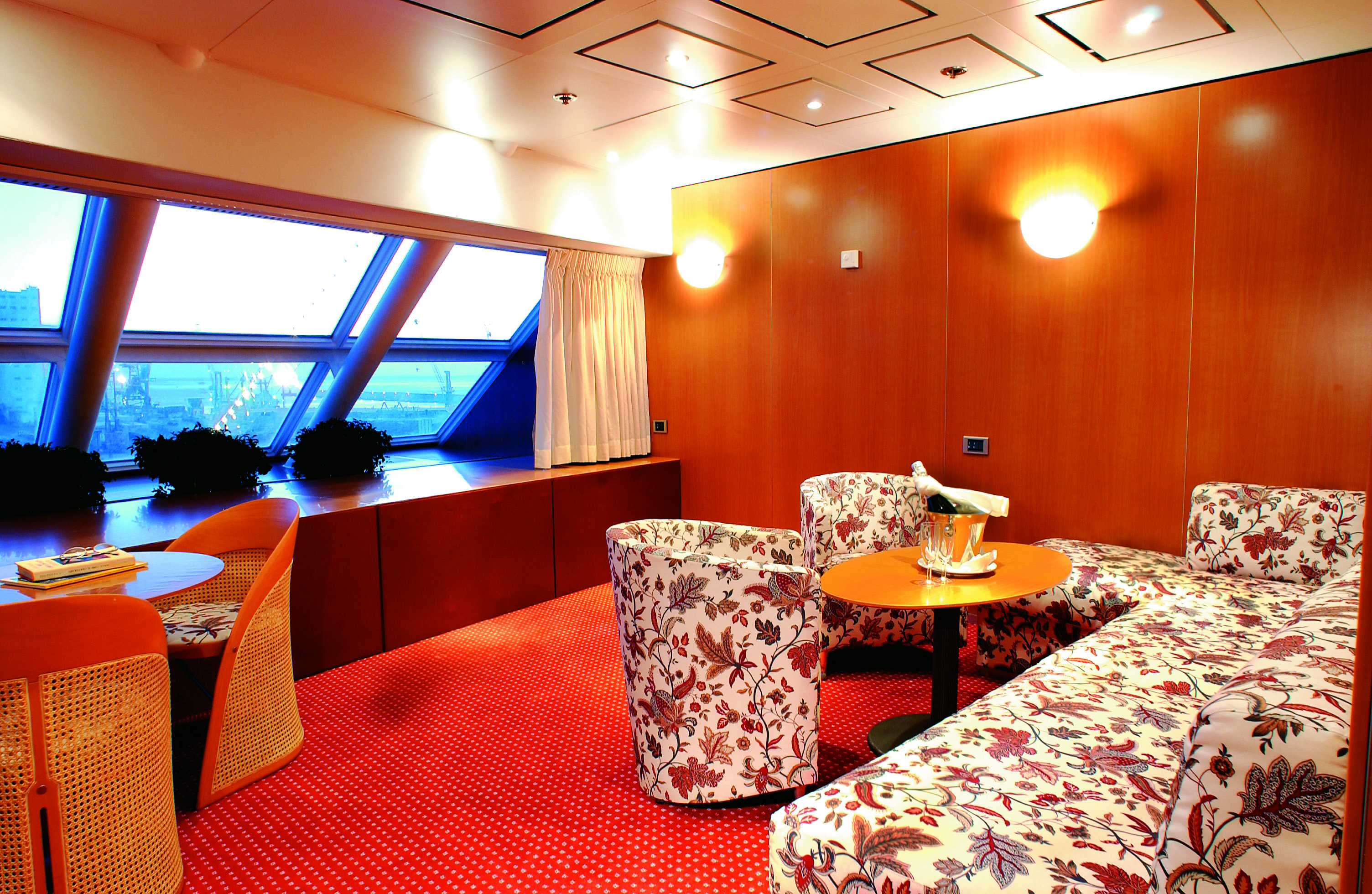 Costa Cruises Costa Victoria Suite.jpg