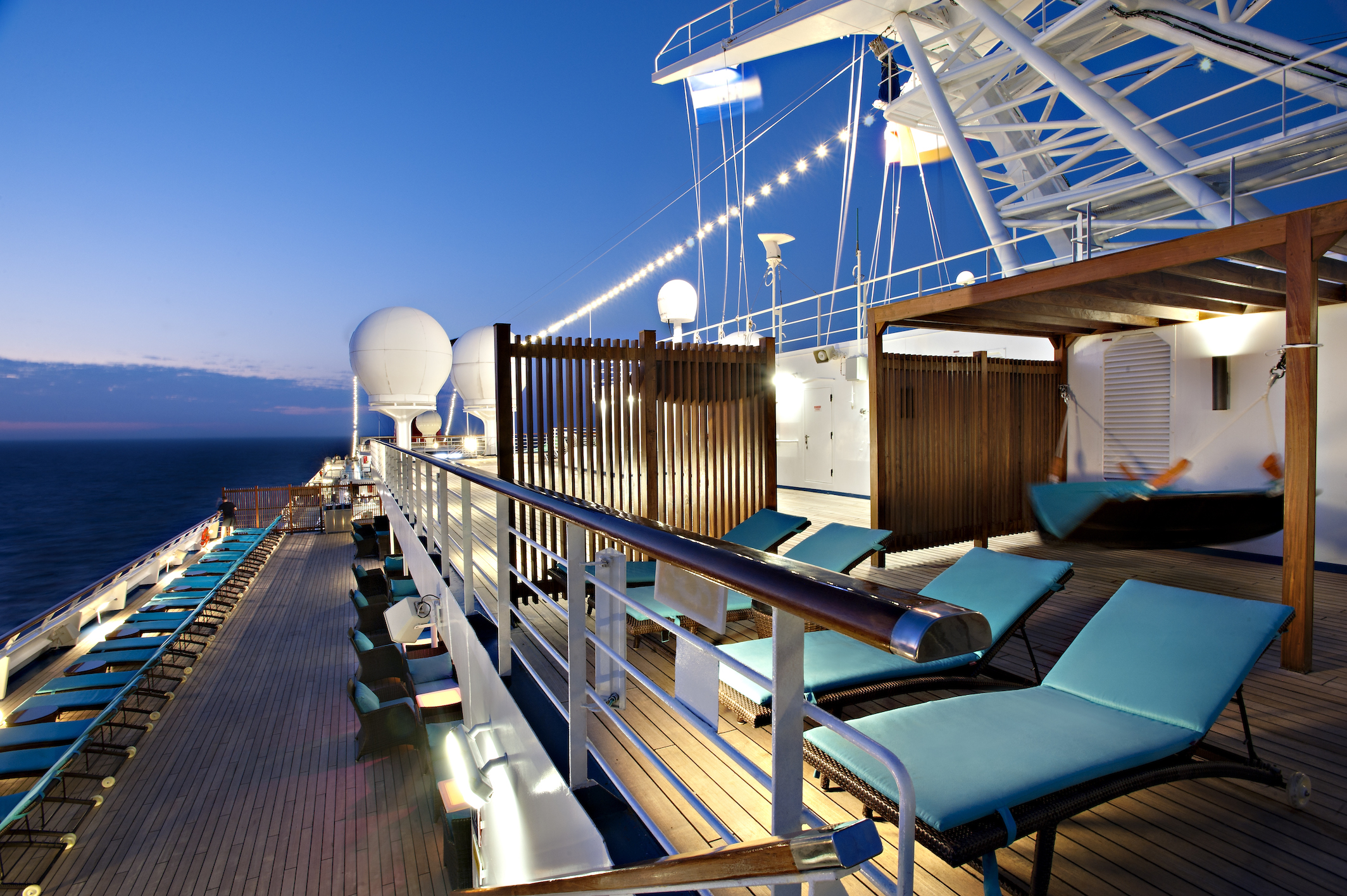 Carnival Glory Serenity 2.jpg