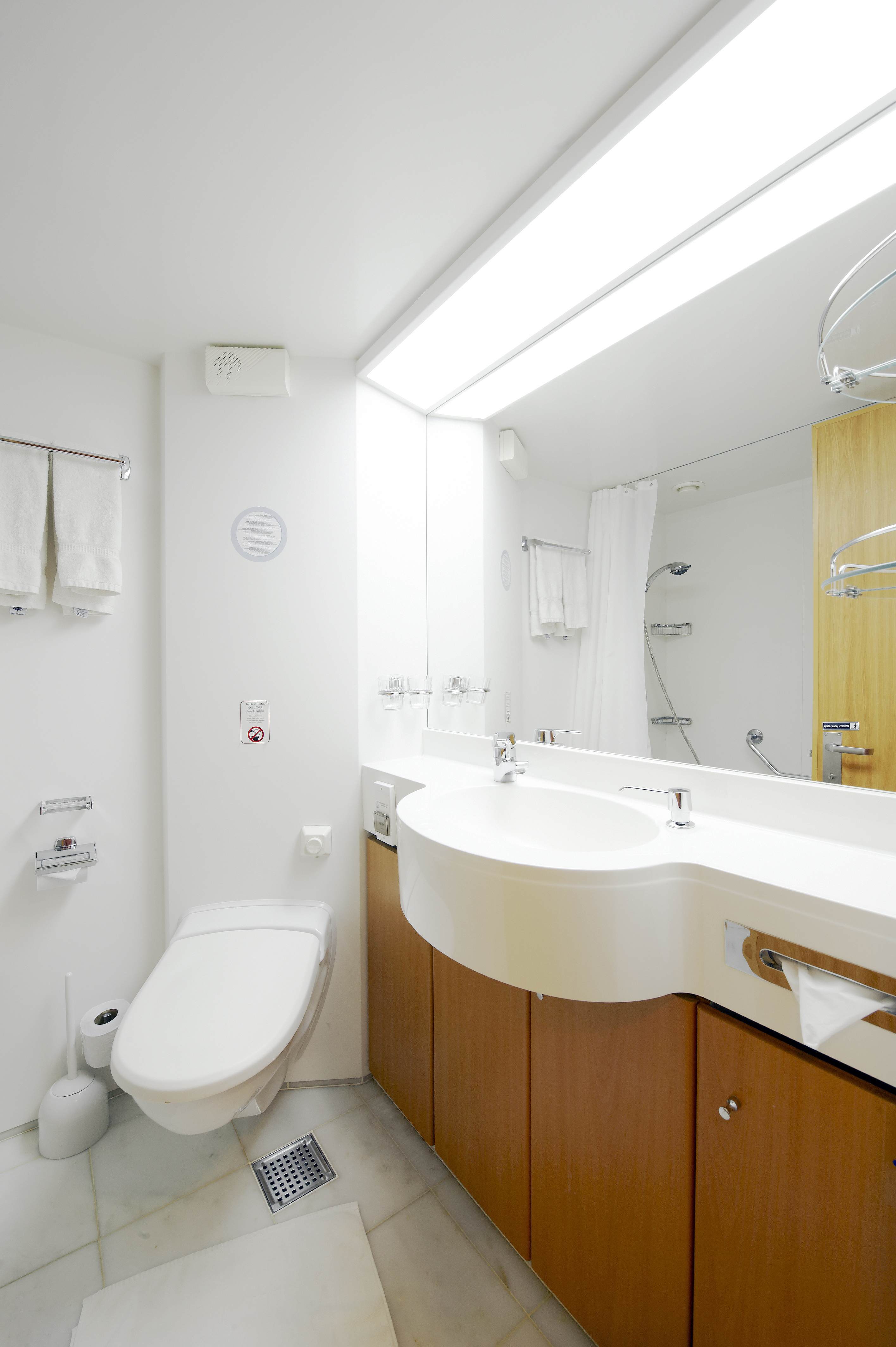 MSC Lirica Class Suite Bathroom.jpg