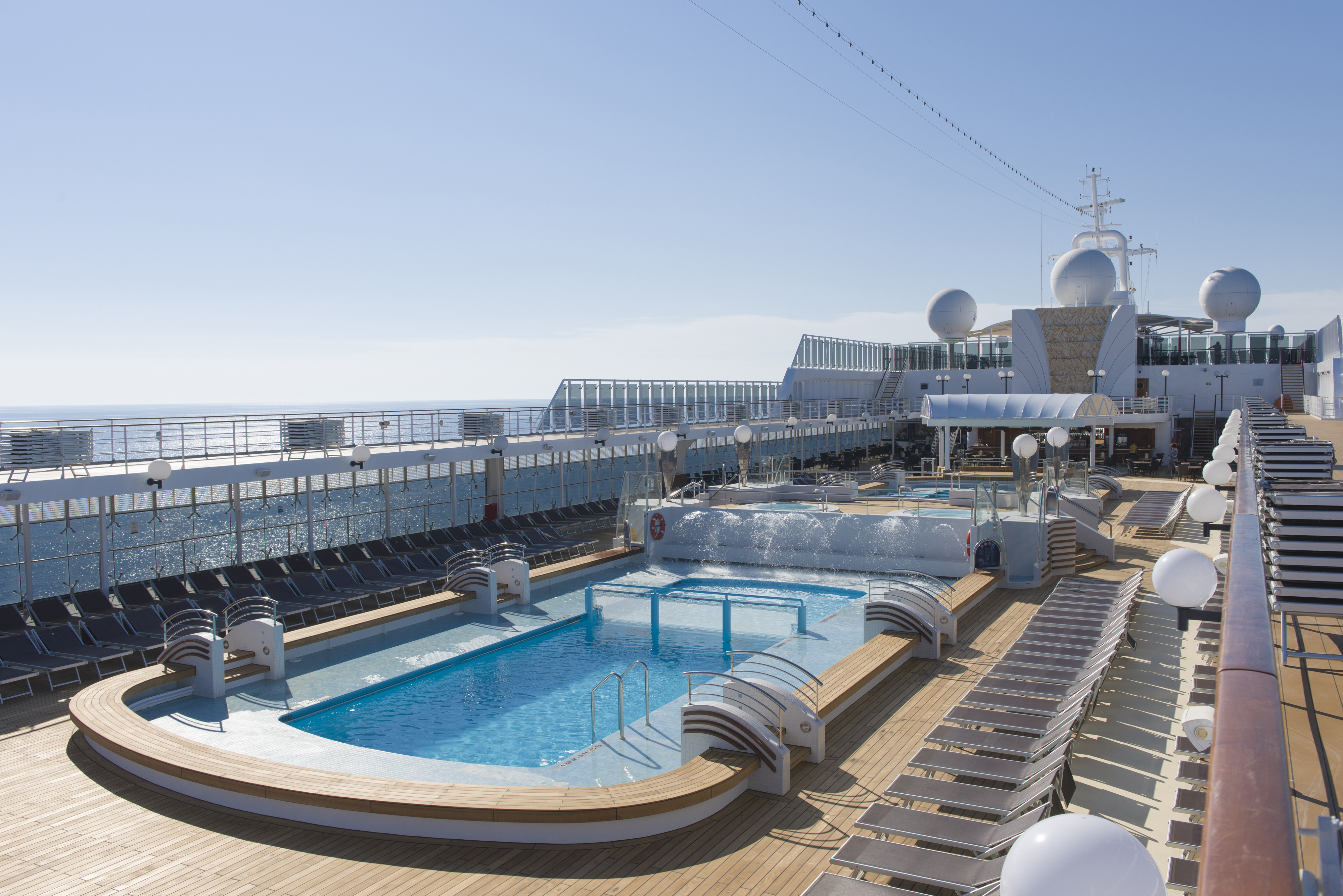 MSC Lirica Class Le Piscine 2.jpg