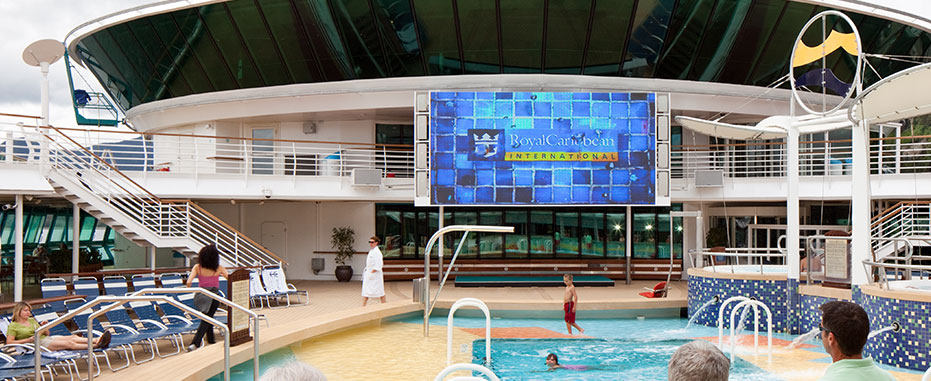 Radiance of the seas pool.jpg