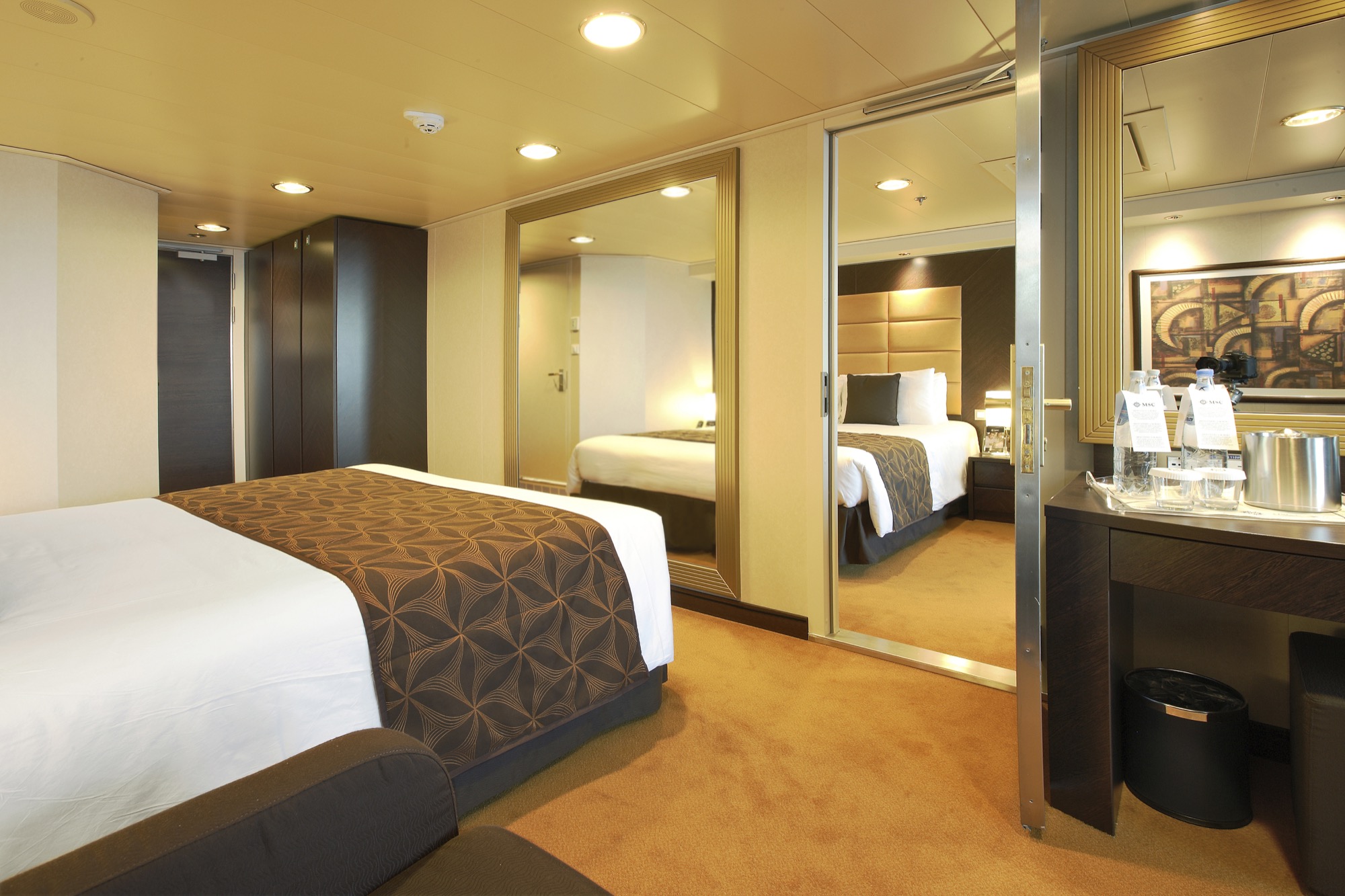 MSC Fantasia Class family 1.jpg