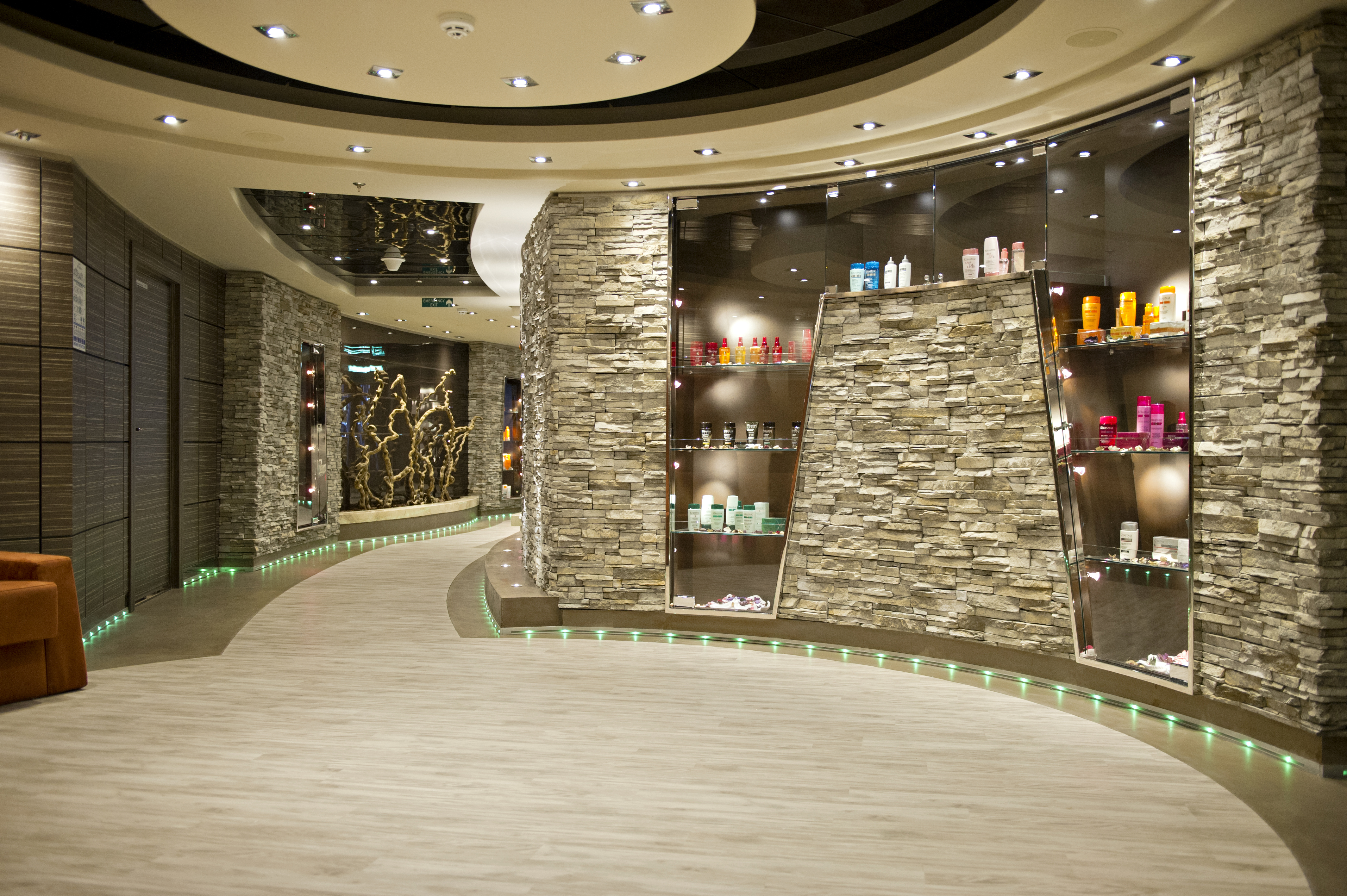 MSC Fantasia Class spa.jpg