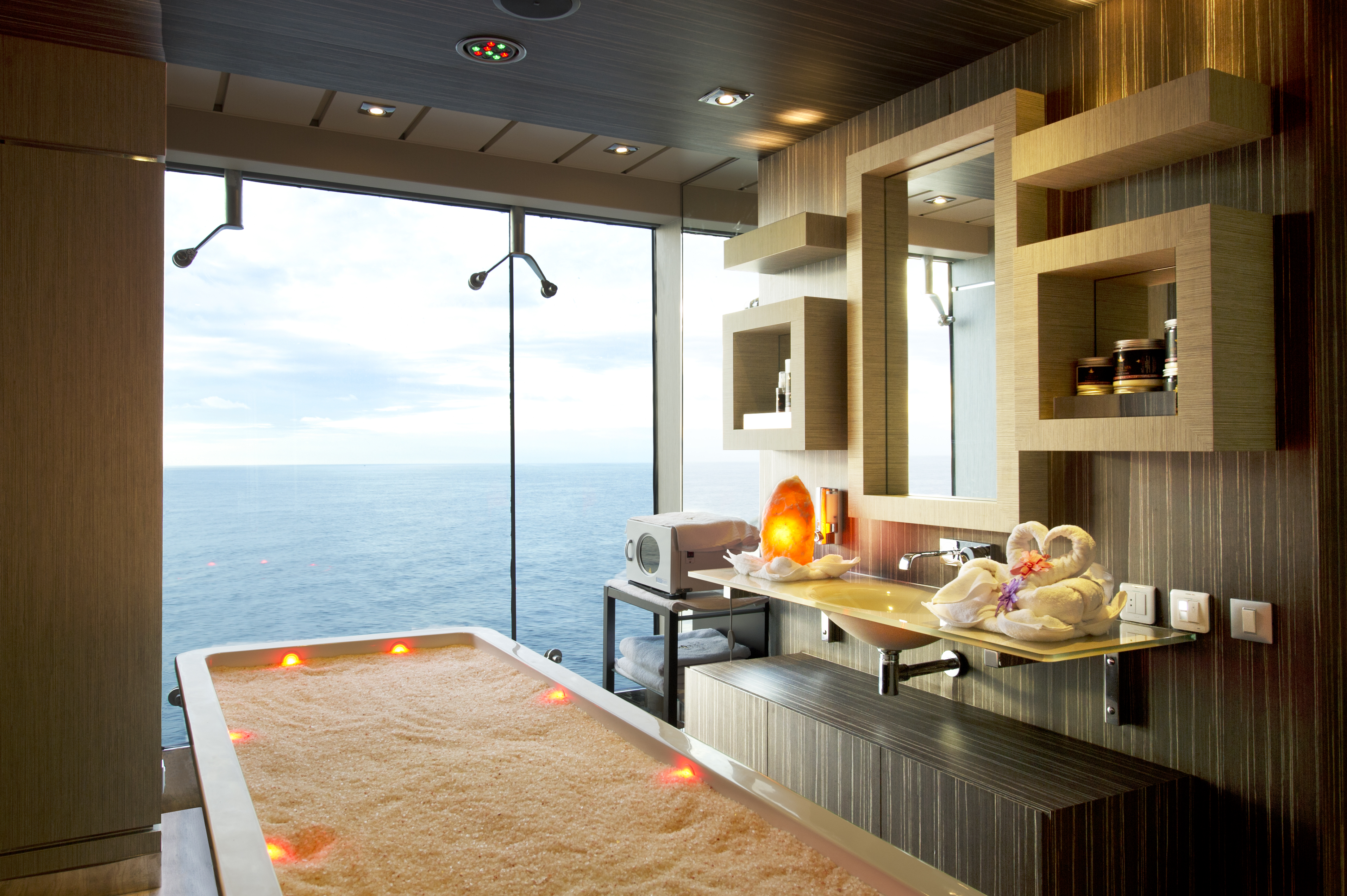 MSC Fantasia Class aurea spa.jpg