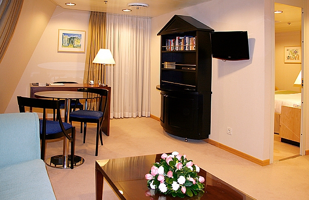 Voyages of antquity Owners Suite.jpg