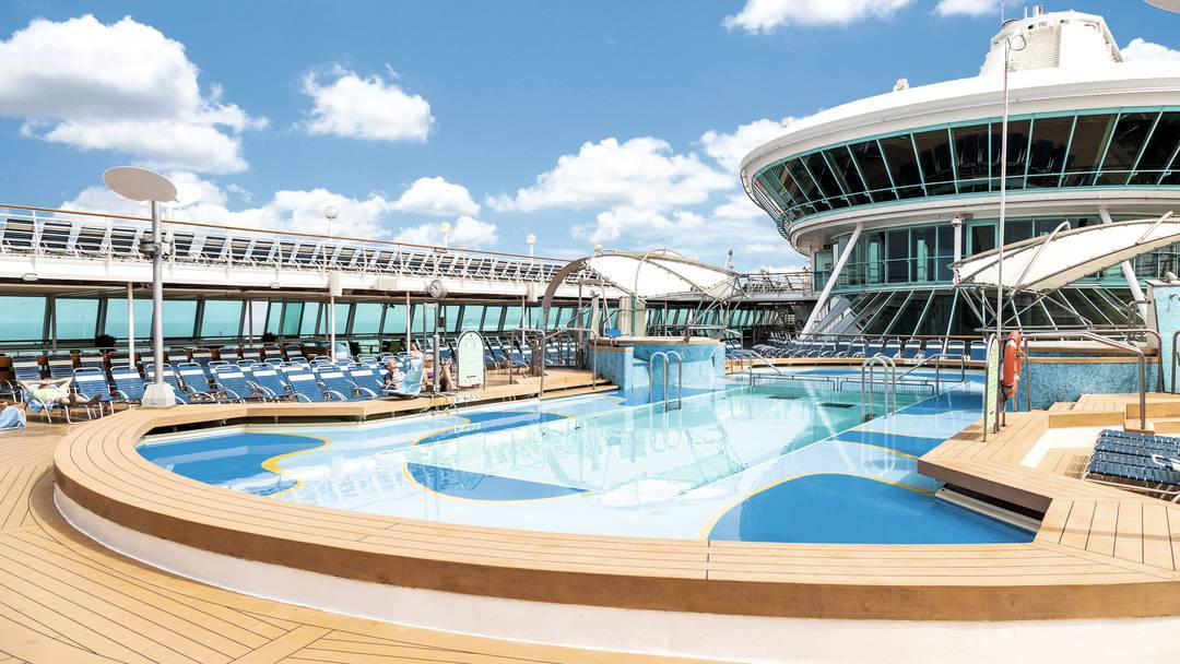 Thomson Cruise Thomson Discovery Exterior Main Pool 3.jpg