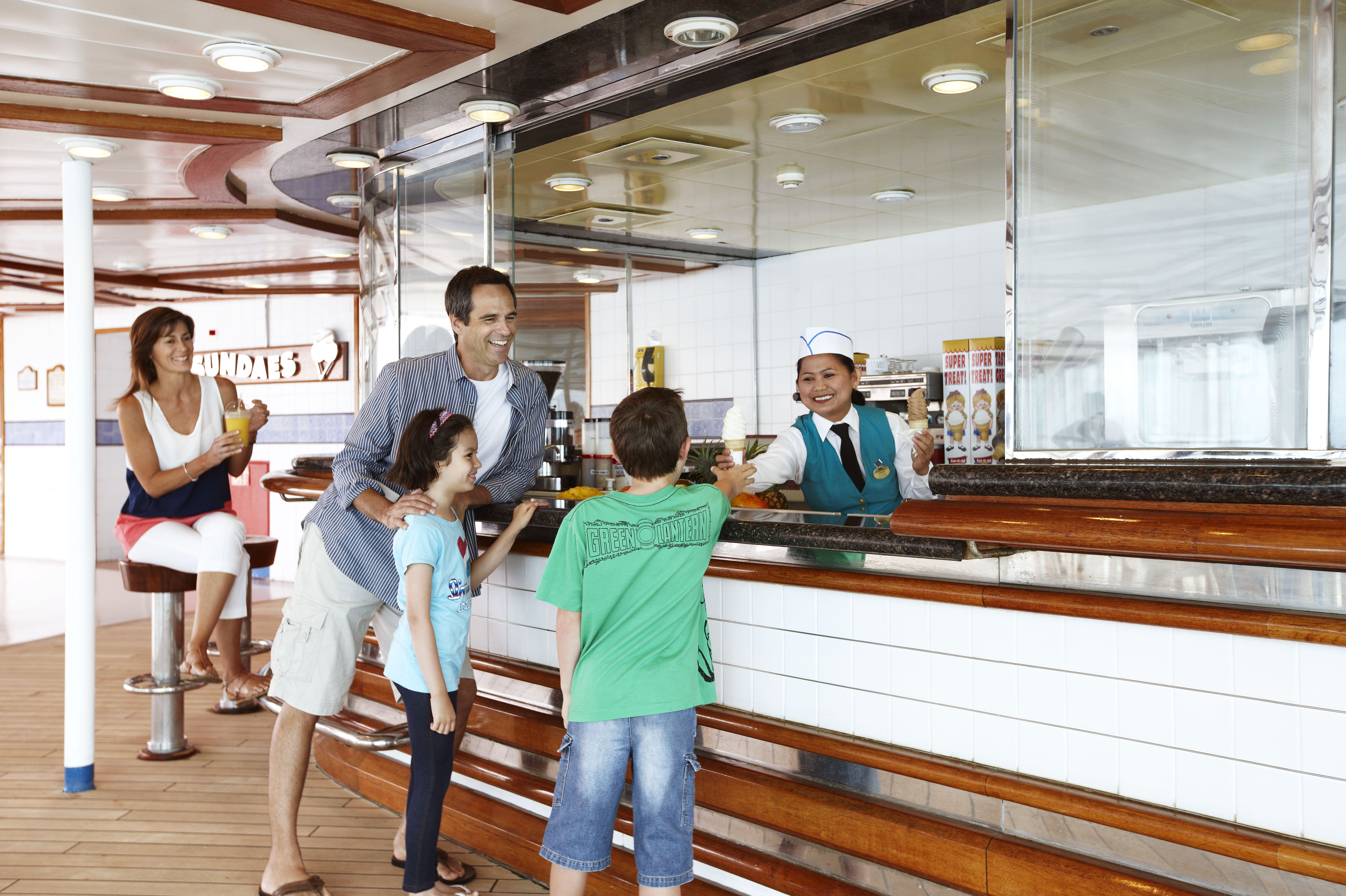 Princess Cruises Coral Class casual dining 2.jpg