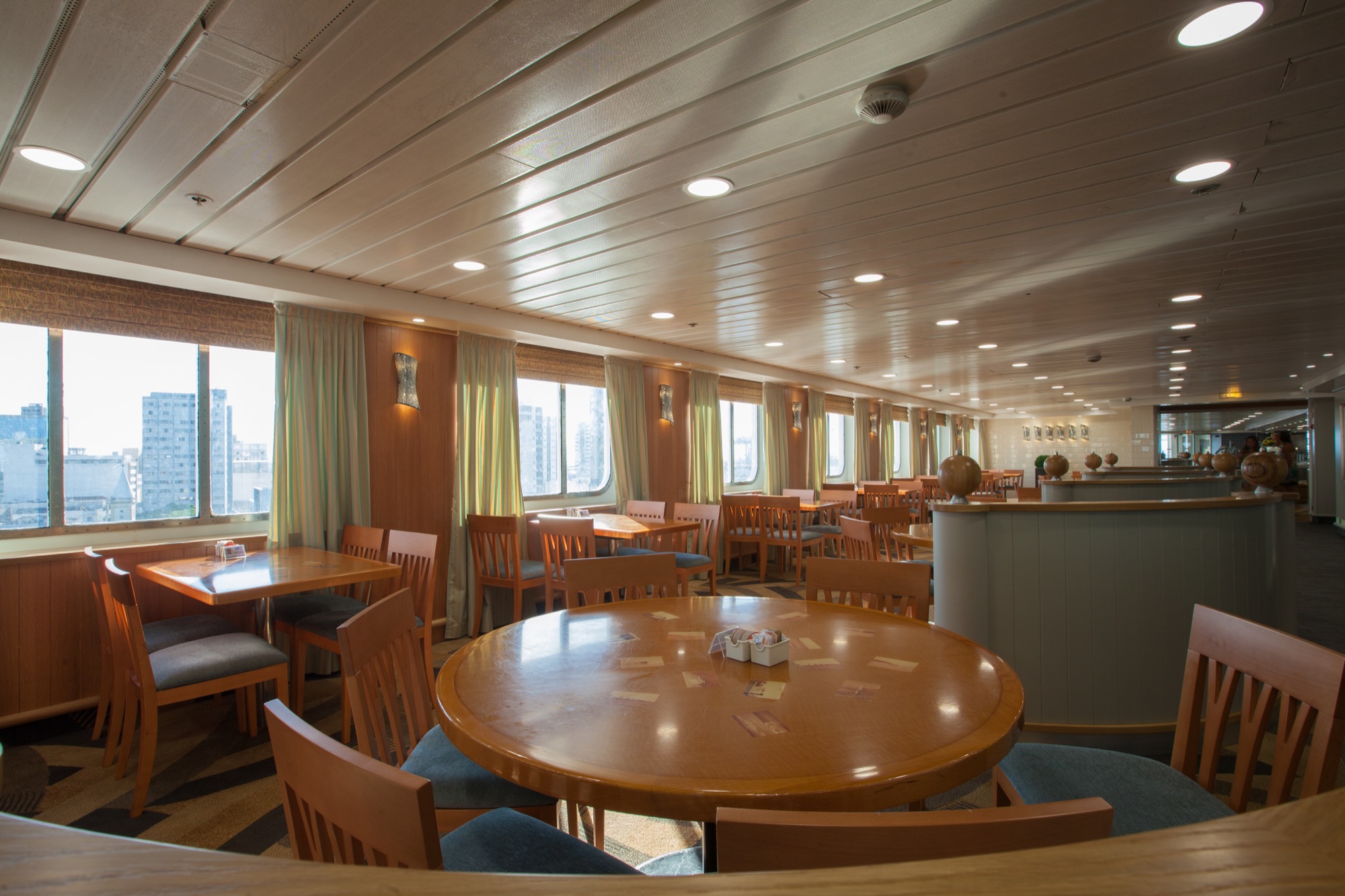 Pullmantur Zenith Interior Marche Gourmand 2.jpg