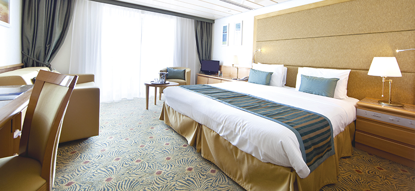 Pullmantur Zenith Accommodation Suite with Balcony 2.jpg