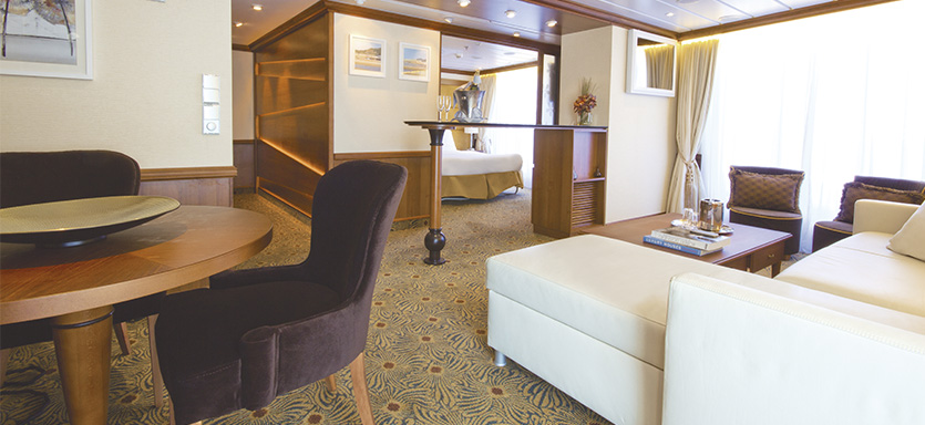 Pullmantur Zenith Accommodation Royal Suite.jpg