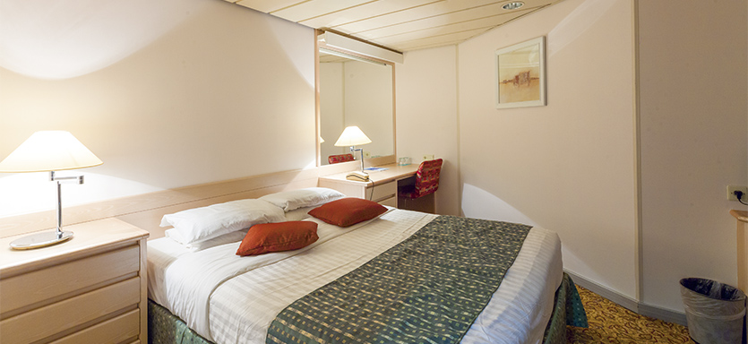Pullmantur Zenith Accommodation Inside 2.jpg