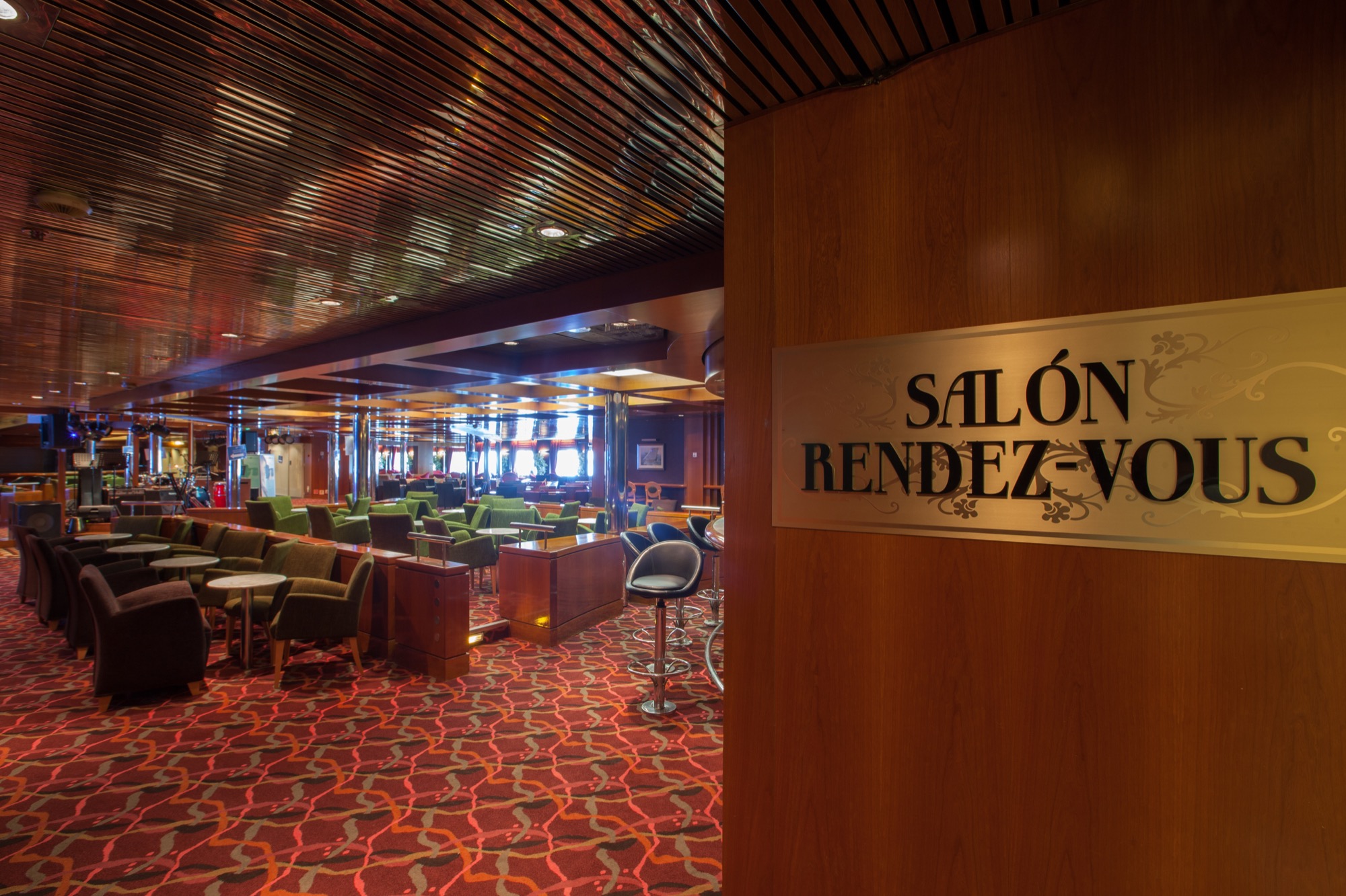 Pullmantur Zenith Interior Rendez-Vous Lounge 1.jpg