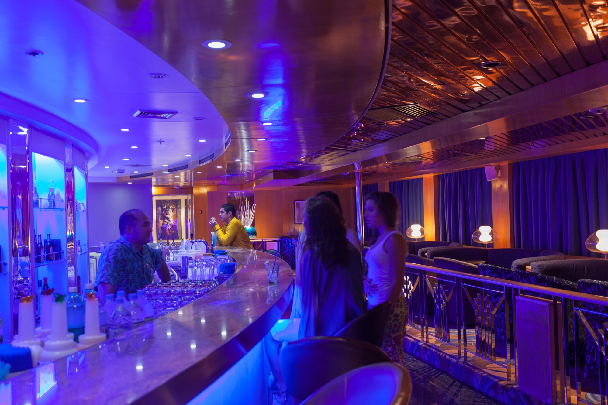 Pullmantur Zenith Interior Rainbow Night Club.jpg