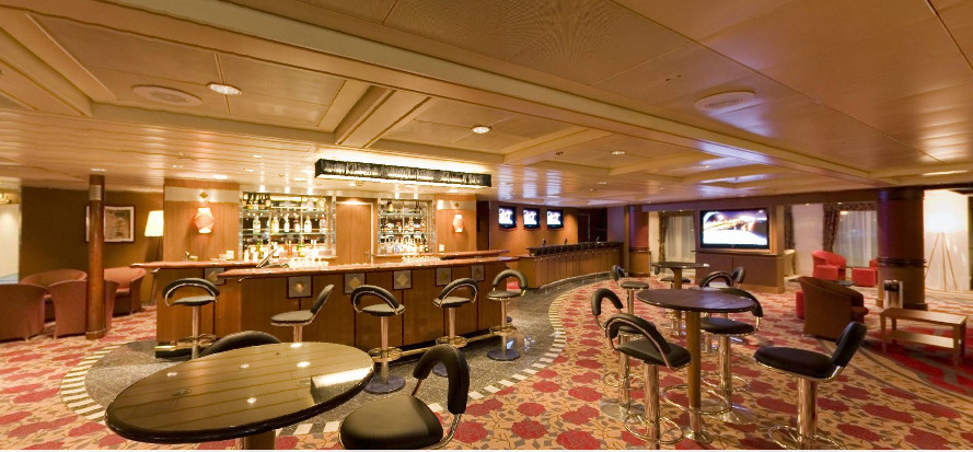 Pullmantur Zenith Interior Casino Bar 2.jpg