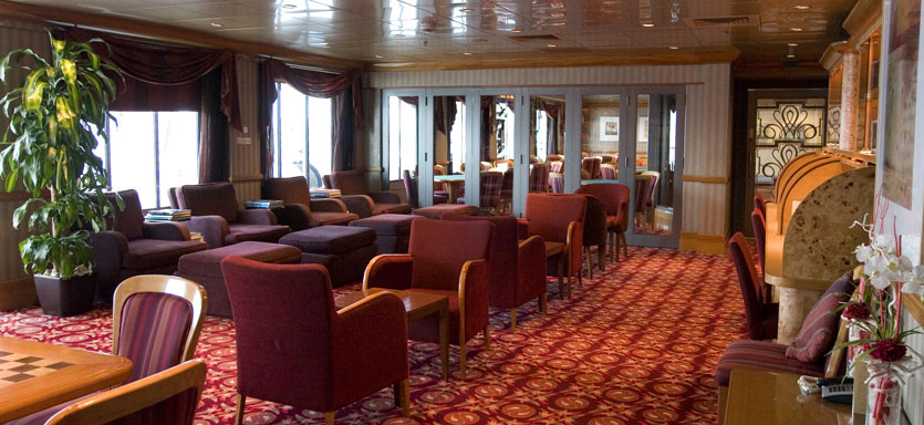 Pullmantur Zenith Interior Library 2.jpg