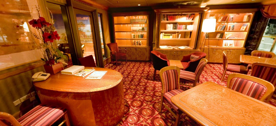 Pullmantur Zenith Interior Library 1.jpg