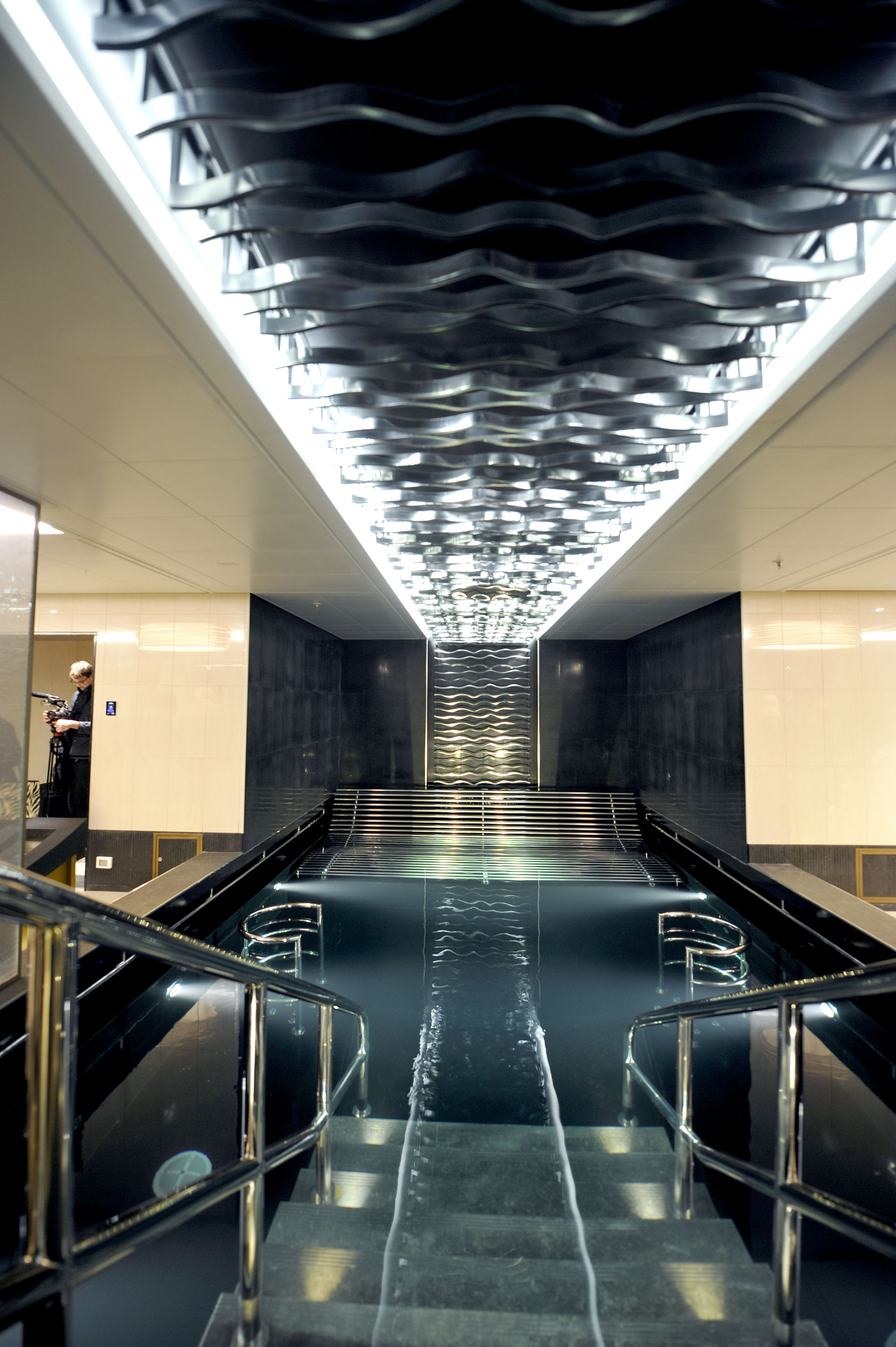 P&O Cruises Britannia Interior Oasis Pool.jpg