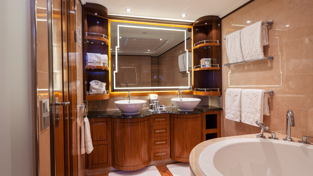 Disney Cruise Lines Disney Dream Accomm Concierge G06-DDDF-concierge-1bedroom-verandah-stateroom-catT-02.jpg