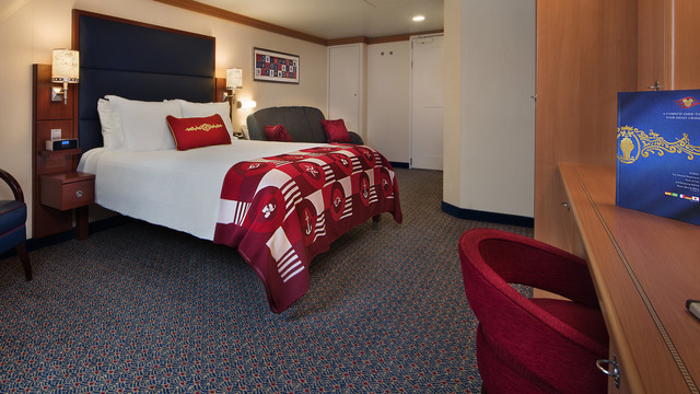 Disney Cruise Lines Disney Dream & Fantasy Ocean View Staterooms G06-DDDF-deluxe-oceanview-stateroom-cat9CSlanted9CD-04.jpg