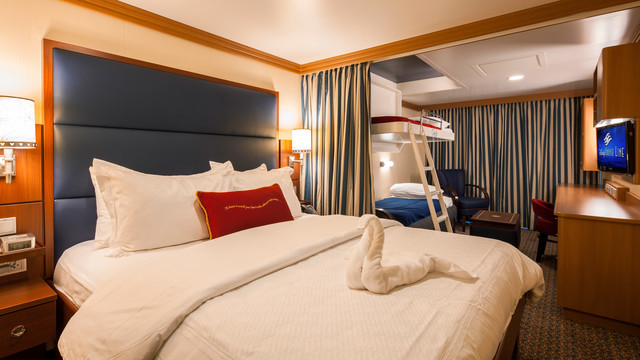 Disney Cruise Lines Disney Dream & Fantasy Ocean View Staterooms G03-DDDF-deluxe-family-oceanview-stateroom-cat8BCD-07.jpg