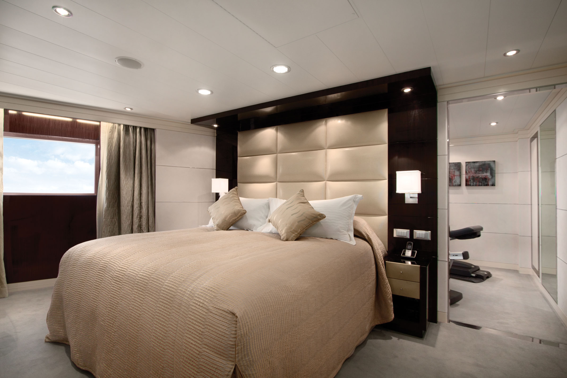 Oceania Cruises Oceania Class Accommodation Vista Suite Bedroom.jpg