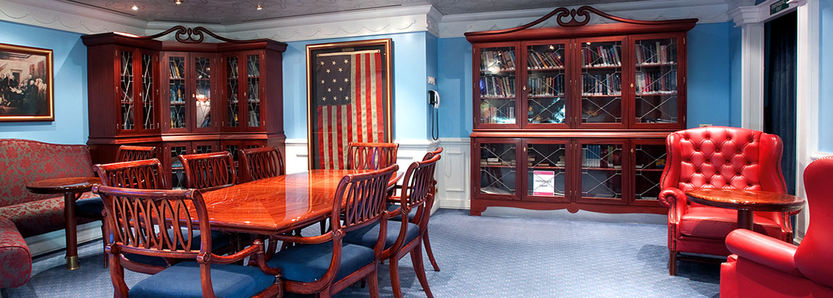 Carnival Cruise Lines Carnival Vista Interior library.jpg
