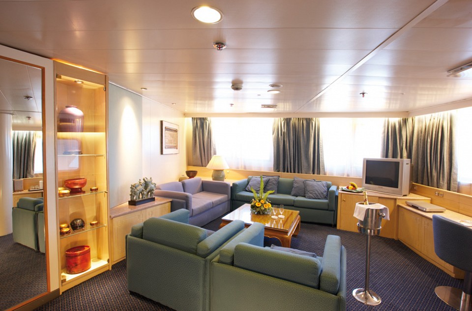 Cruise & Maritime Voyages Marco Polo Accommodation De Luxe Suite Ocean View.jpg