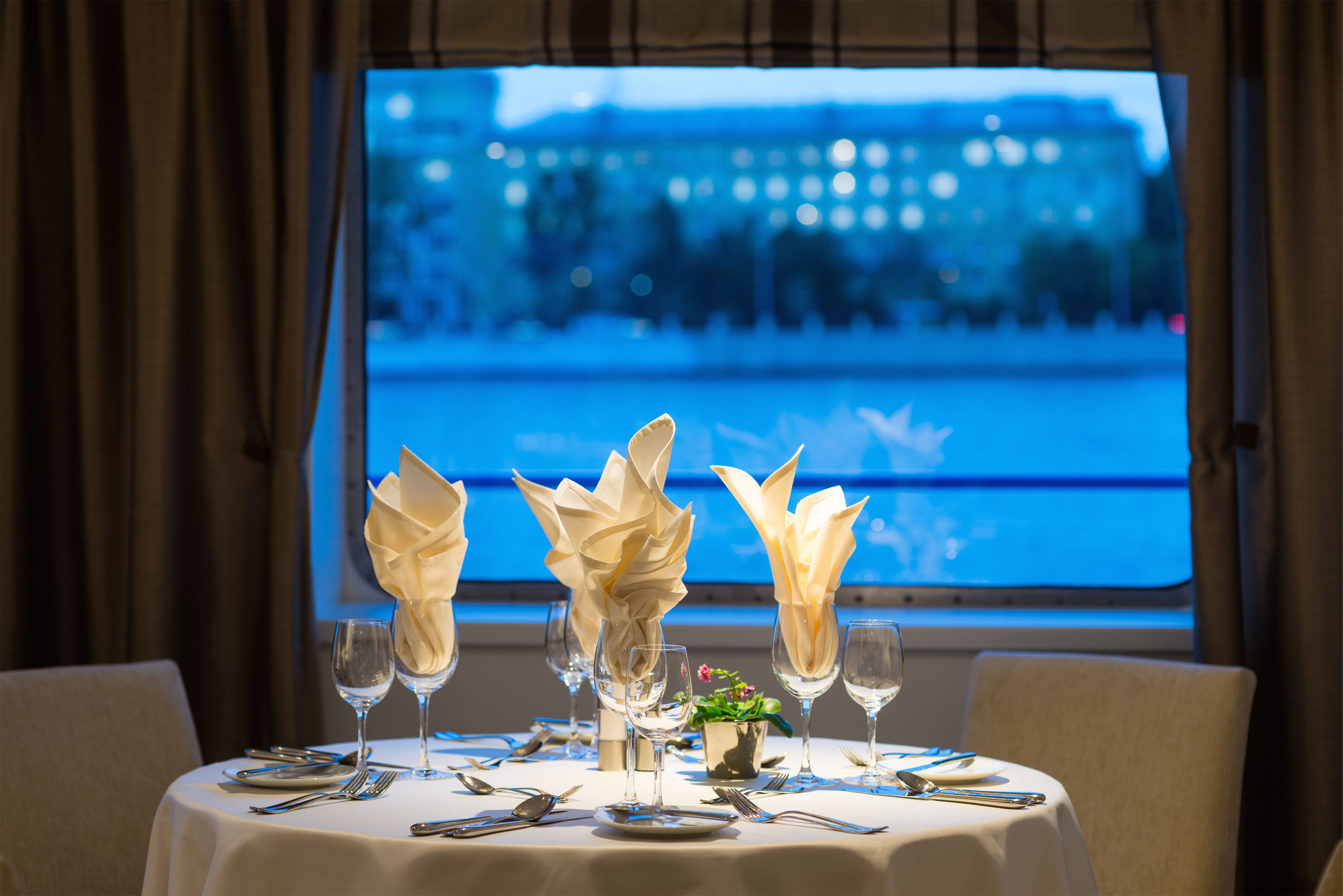 Scenic Tsar Interior Restaurant 9.jpg