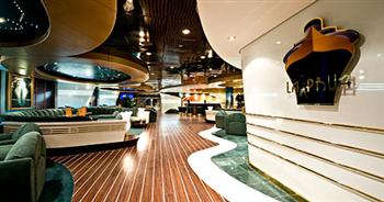 MSC Cruises Fantasia Class Splendida MSC_SPLENDIDA_LA_PRUA_PIANO_BARjpg.jpg