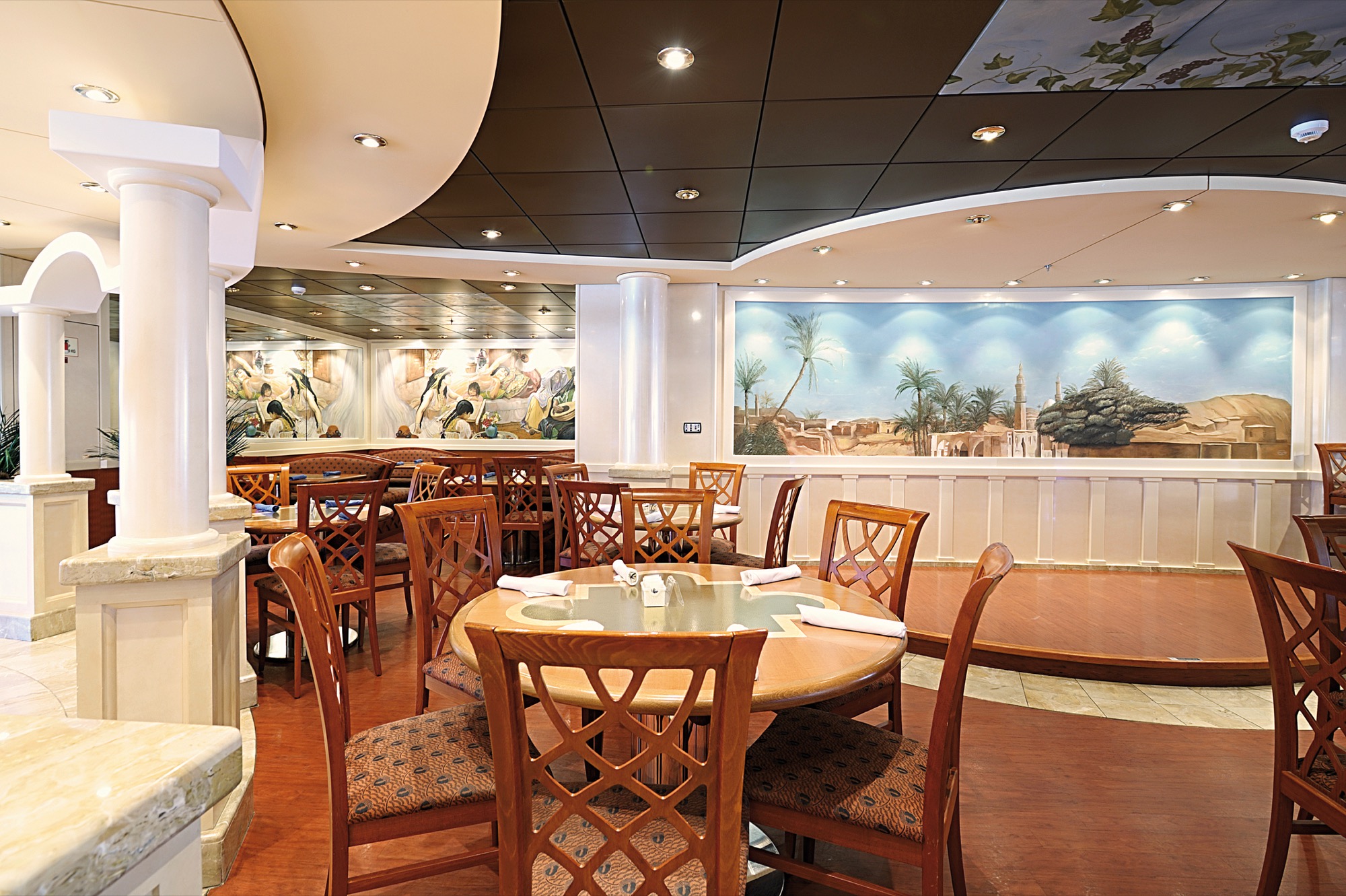 MSC Musica Class cafe 3.jpg