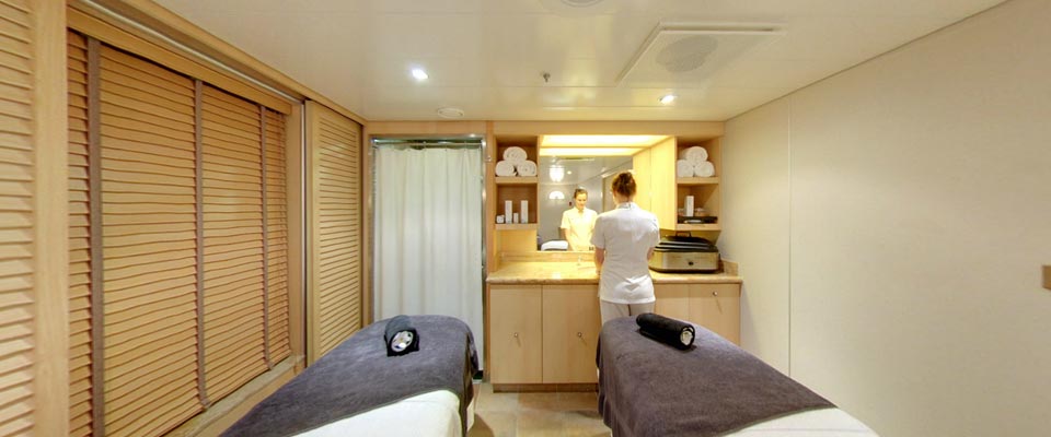 P&O Cruises Ventura Interior Oasis Spa Treatment Room 1.jpg