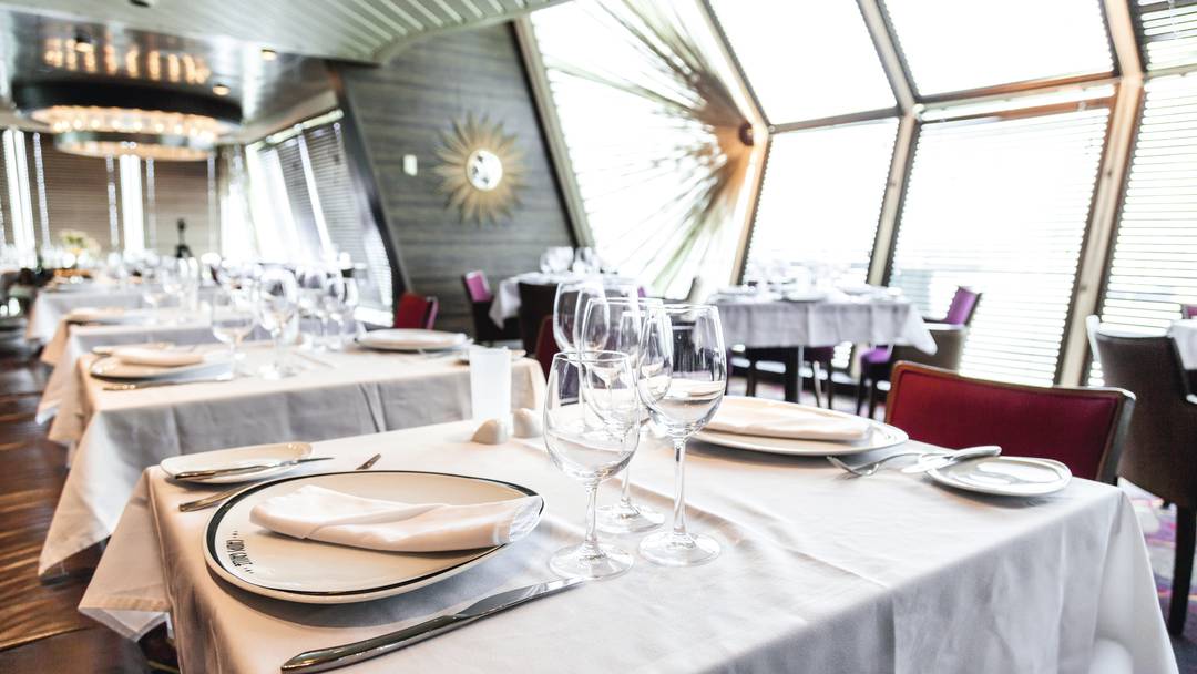 Thomson Cruise Thomson Discovery Interior A La Carte Restaurant 1.jpg