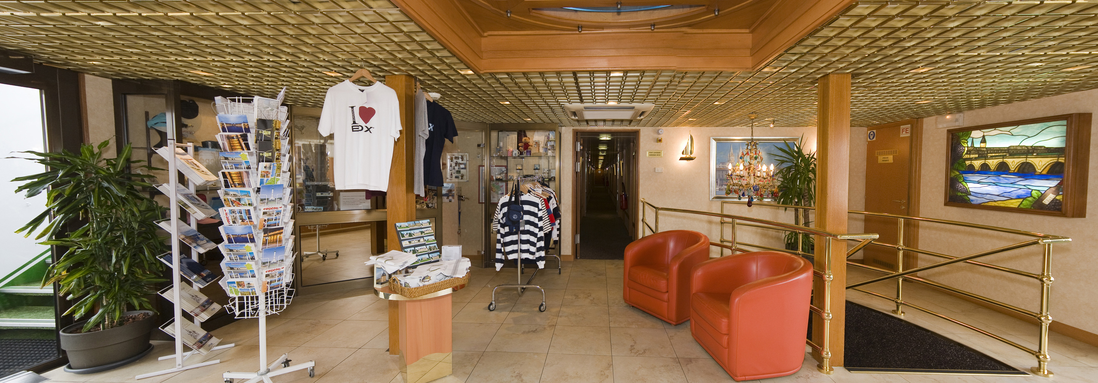 CroisiEurope MS Princesse d'Aquitaine Interior Boutique.jpg