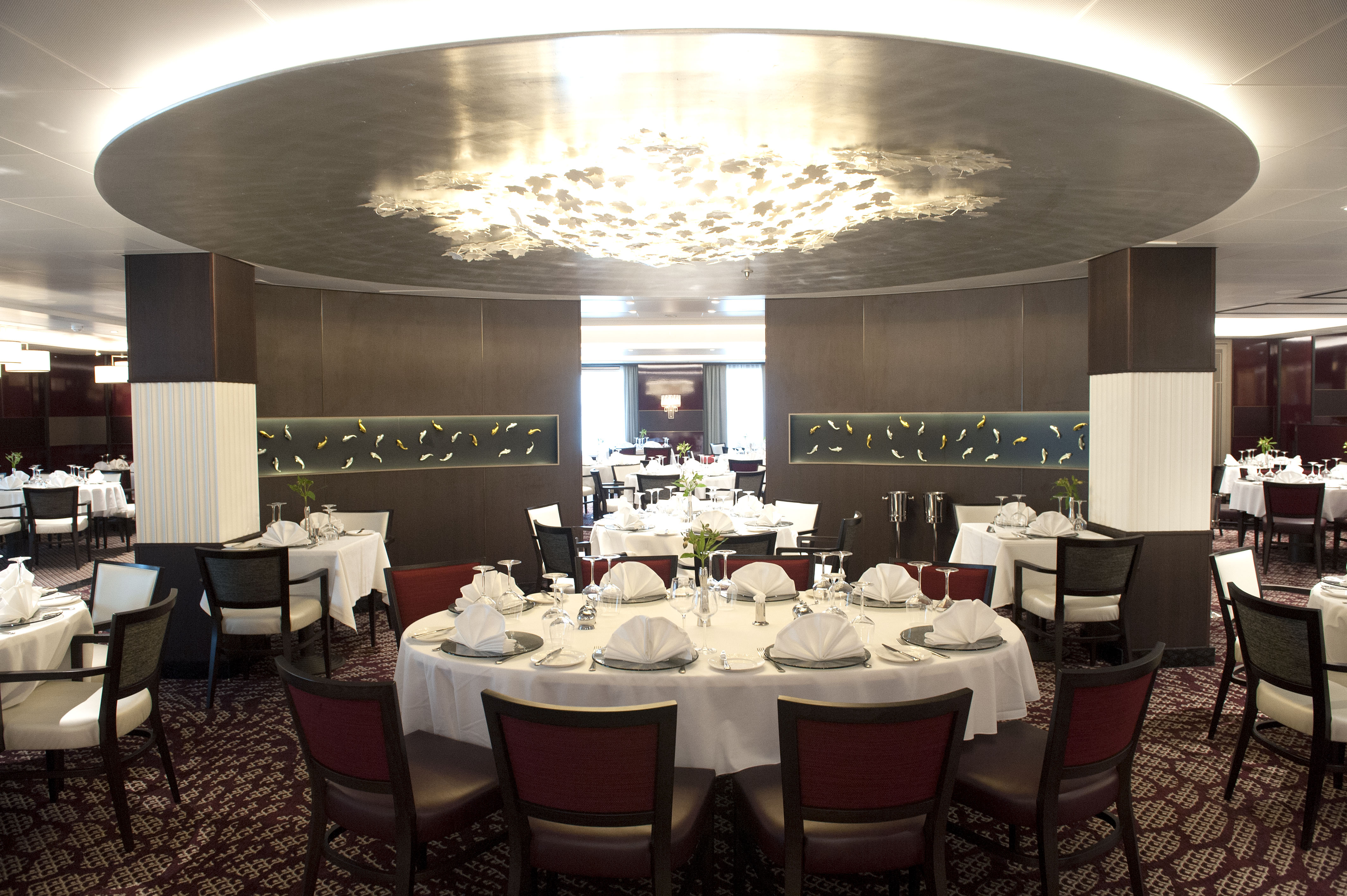 P&O Cruises Britannia Interior Oriental Nd32748.jpg