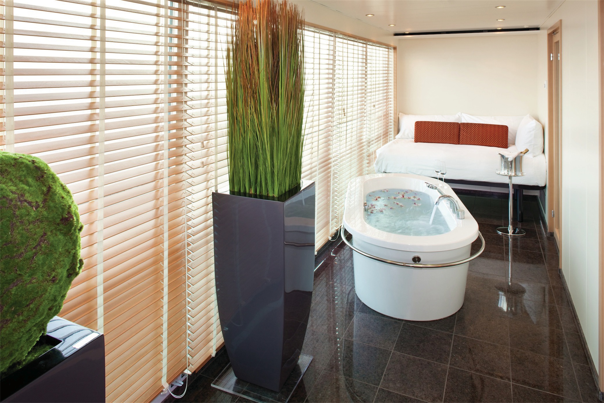 Seabourn Odyssey Class Accommodation Wintergarden Suite Solarium.jpg