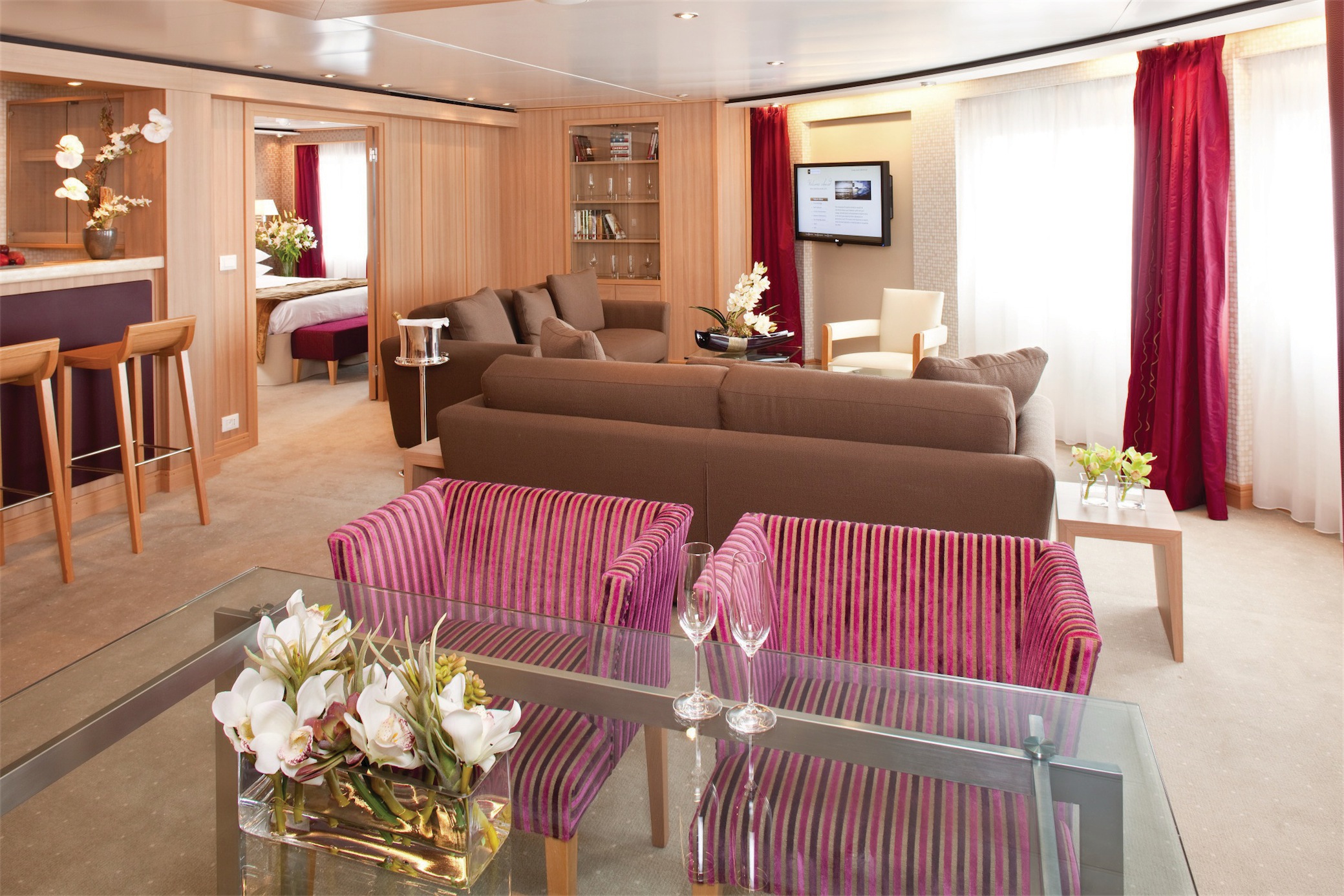 Seabourn Odyssey Class Accommodation Signature Suite.jpg