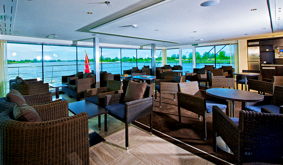 Avalon Waterways Avalon Vista Interior Club Lounge.jpg