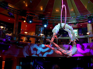 Norwegian Cruise Line Norwegian Epic Interior Spiegel Tent.jpg